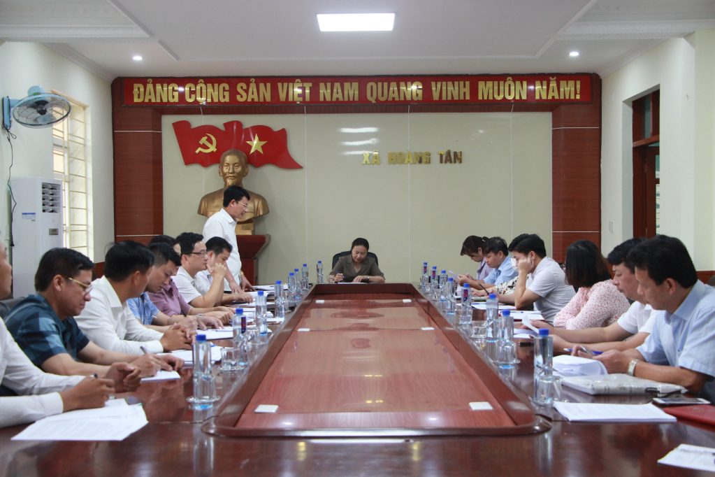 Quang cảnh buổi làm việc.
