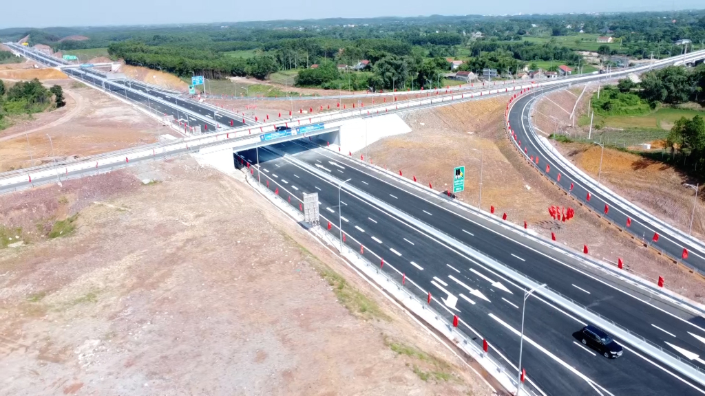 Quảng Ninh với hệ thống giao thông đồng bộ, hiện đại