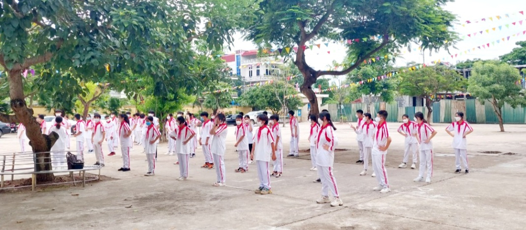 Một tiết học giáo dục thể chất của học sinh Trường THCS Hòa Lạc