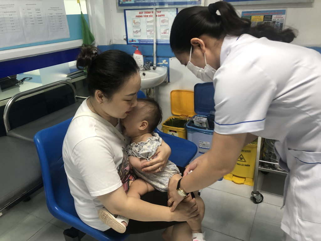 các mũi tiêm chủng cho trẻ em đều được cập nhật vào hệ thống quản lý tiêm chủng toàn tỉnh.