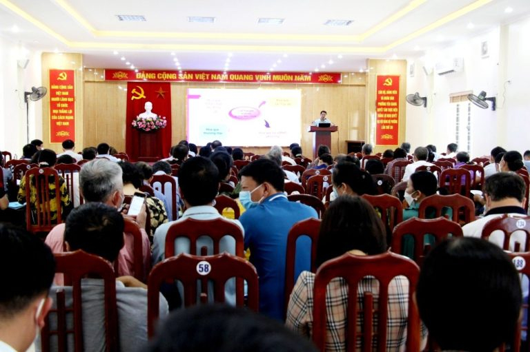 TX Quảng Yên phối hợp cùng Sở Tư pháp tổ chức tập huấn nghiệp vụ và kỹ năng hòa giải ở cơ sở cho đội ngũ hòa giải viên trên địa bàn. 
