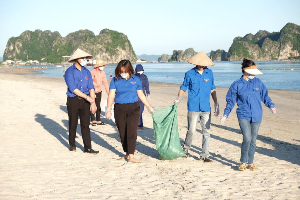 Tuổi trẻ Cẩm Phả tích cực triển khai hiệu quả phong trào Ngày chủ nhật xanh.