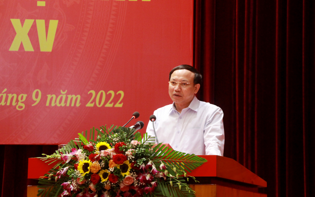 Đồng chí Nguyễn Xuân Ký, Ủy viên Trương ương Đảng, Bí thư Tỉnh ủy, Chủ tịch HĐND tỉnh, kết luận hội nghị.