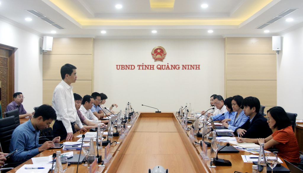 Quang cảnh buổi làm việc.