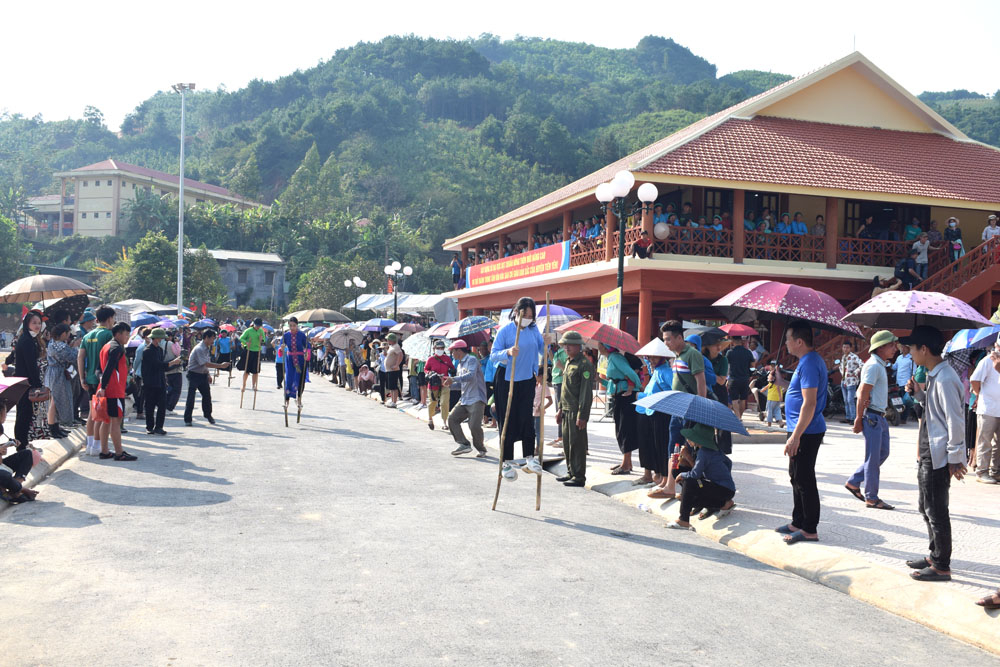 Nhà Văn hóa là nơi vui chơi hàng ngày của người dân