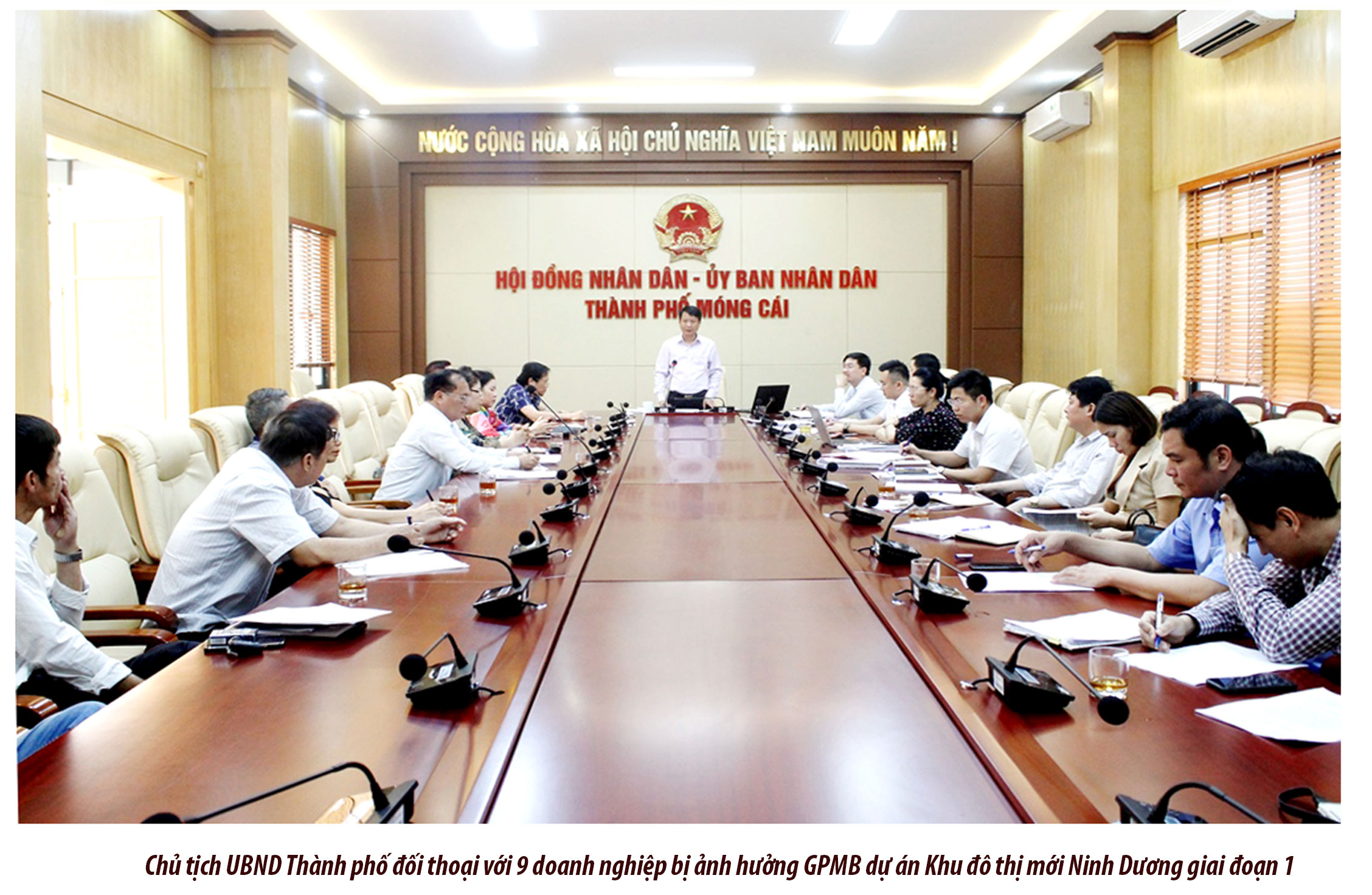 Ảnh với chú thích