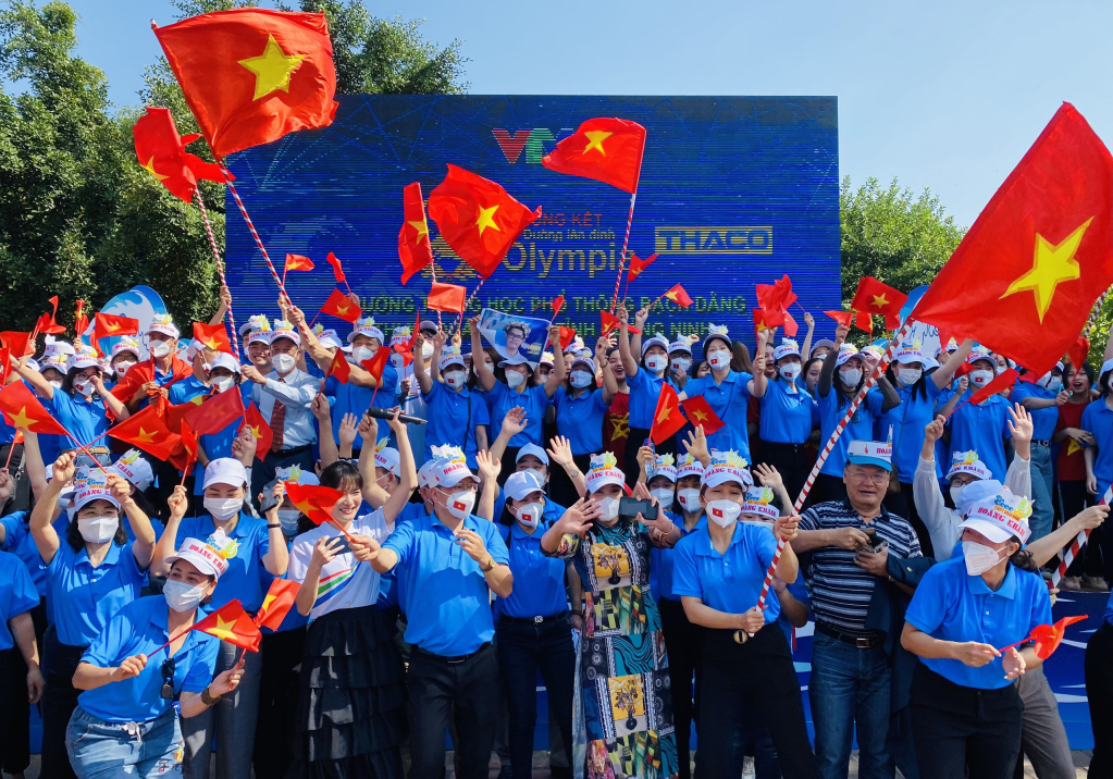 Trong 5 năm (2017-2021), nhà trường có 320 giải học sinh giỏi văn hóa cấp tỉnh (tăng 158 giải so với giai đoạn 2010-2015). Liên tiếp những năm gần đây, nhà trường có học sinh đoạt giải quốc gia. Đặc biệt, Nguyễn Hoàng Khánh xuất sắc trở thành nhà vô địch Đường lên đỉnh Olympia năm 2021.