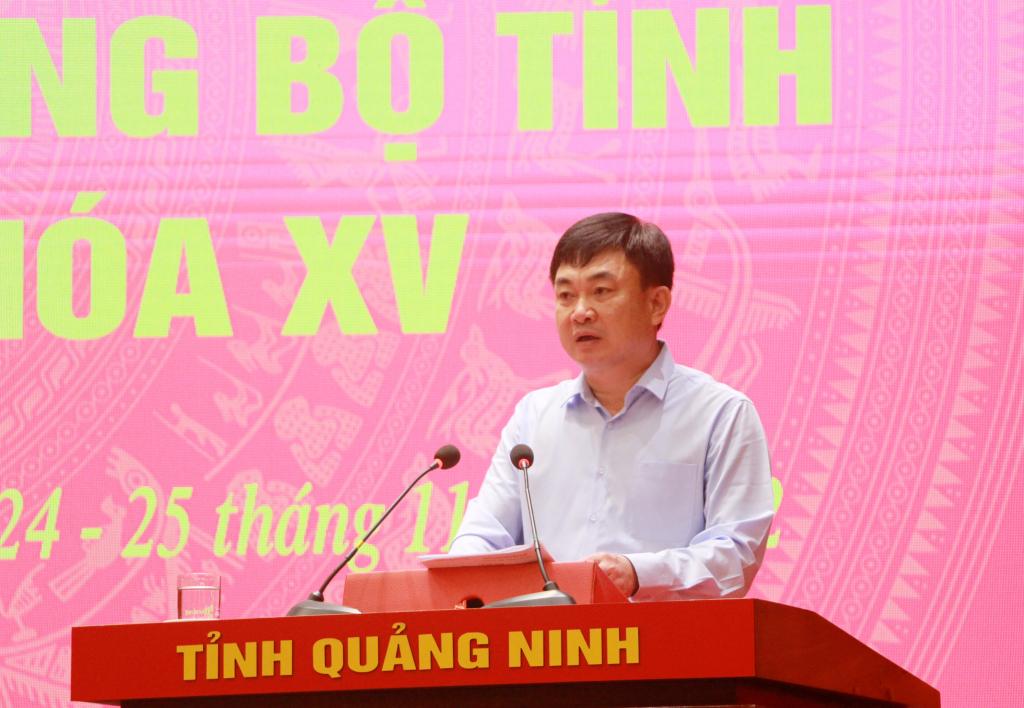 Đồng chí Ngô Hoàng Ngân, Phó Bí thư Thường trực Tỉnh ủy, Trưởng Đoàn ĐBQH tỉnh, thông tin về tình hình, kết quả thực hiện nhiệm công tác năm 2022.