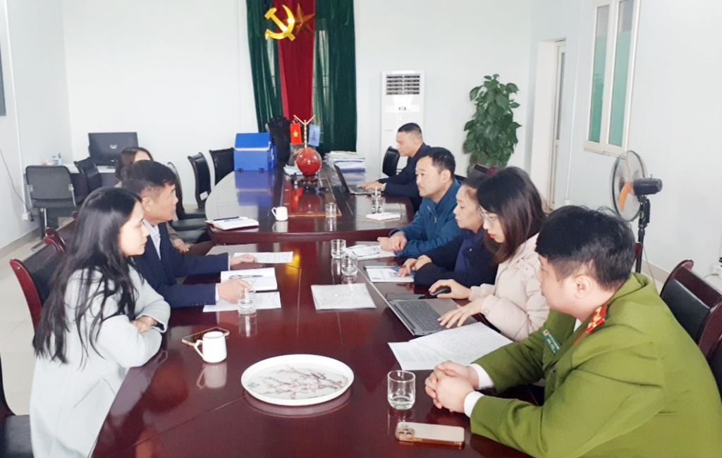 Đoàn làm việc liên ngành do cơ quan BHXH tỉnh chủ trì làm việc với Công ty CP Tập đoàn Hạ Long ( xã Lê Lợi, TP Hạ Long) về tình trạng nợ đọng BHXH, BHYT của người lao động.