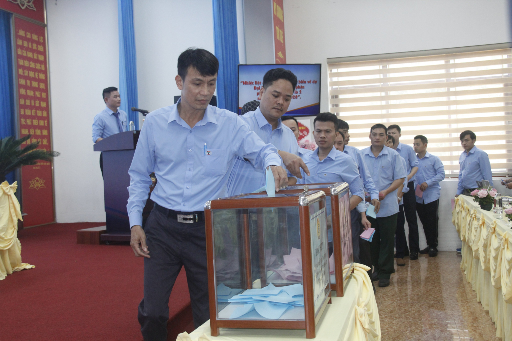 Công đoàn Phân xưởng Vận tải lò 2 tổ chức đại hội điểm của Công đoàn Công ty CP Than Mông Dương.