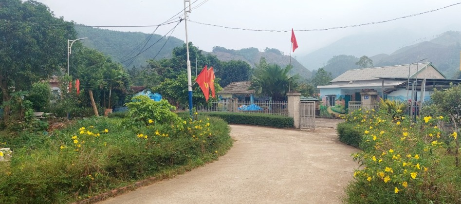 Đường vào xóm họ Đặng, thôn Pò Hèn, xã Hải Sơn