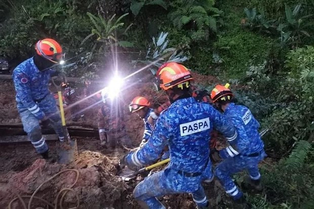 Lở đất tại Malaysia: Ít nhất 13 người thiệt mạng, 25 người còn mắc kẹt hình ảnh 1 Lo dat tai Malaysia: It nhat 13 nguoi thiet mang, 25 nguoi con mac ket hinh anh 1