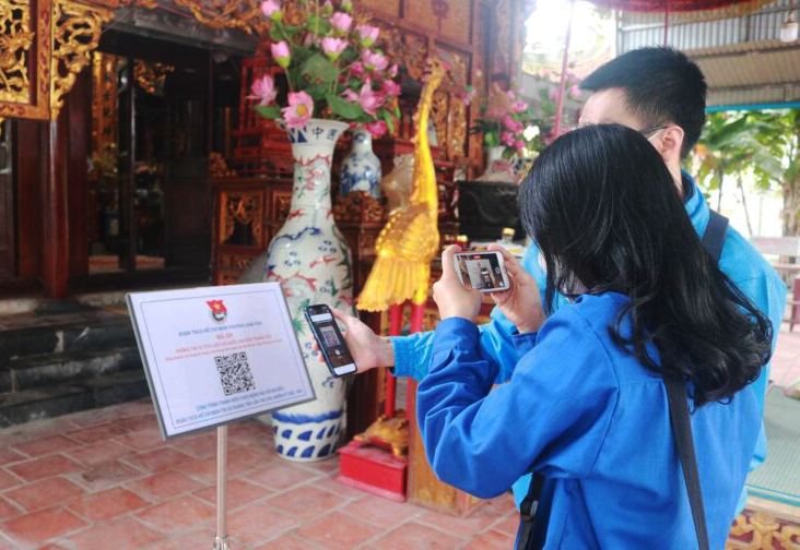 ông trình “ Hướng dẫn tra cứu, tìm hiểu các điểm di tích thông qua mã QR” giúp người dân và du khách dễ dàng tìm kiếm thông tin về di tích đầy đủ, tiện lợi, chính xác.