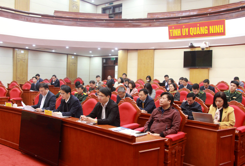 Các đại biểu tỉnh Quảng Ninh dự hội nghị tại điểm cầu của tỉnh.