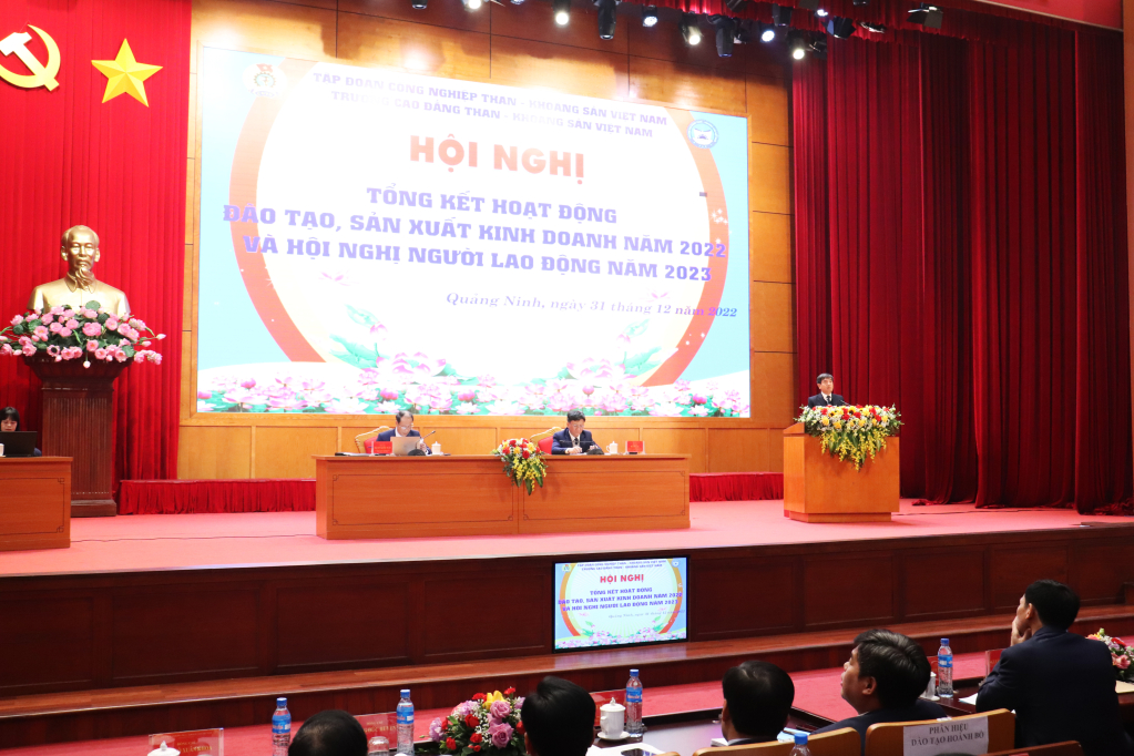 Quang cảnh hội nghị.