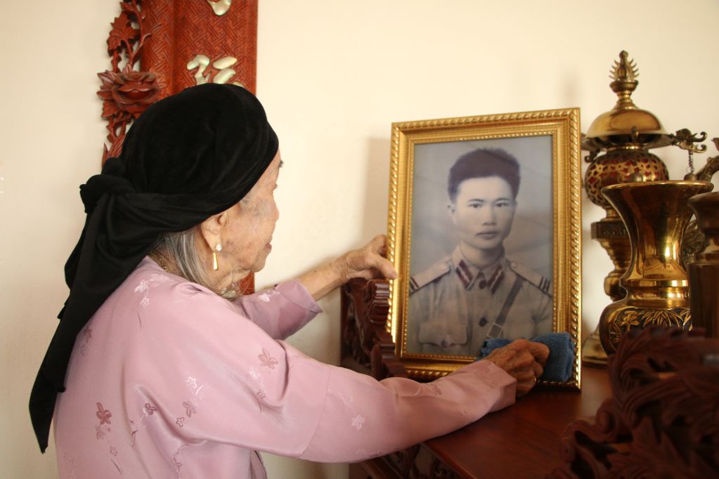 Mẹ Việt Nam Anh hùng Hoàng Thị Lại
